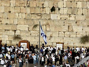 http://images.hamshahrionline.ir/images/upload/news/pose/8512/quds4-zr.jpg